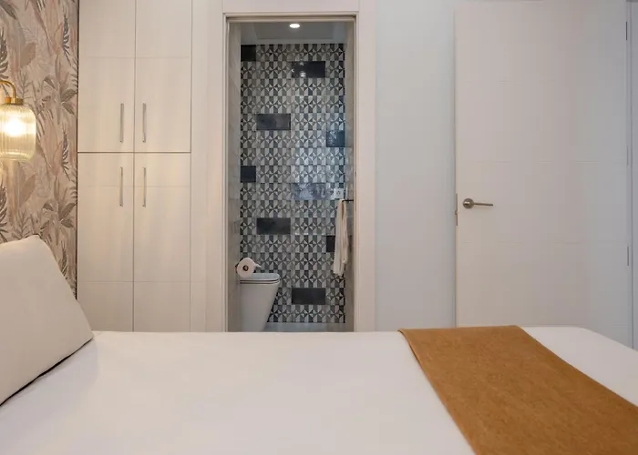 Navas 402 Atico & Pool Alhambra Views * Гранада